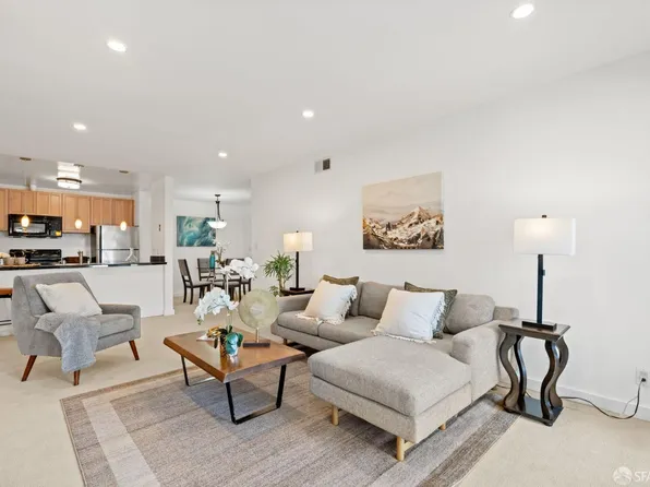 688 Mariners Island Blvd APT 207, San Mateo, CA 94404