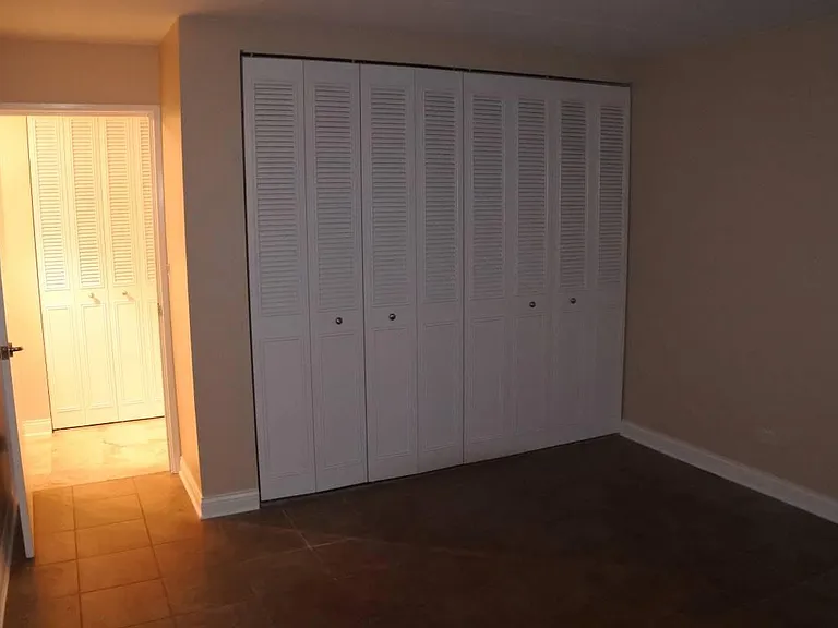 225 S Rohlwing Rd #506 — Photo 20