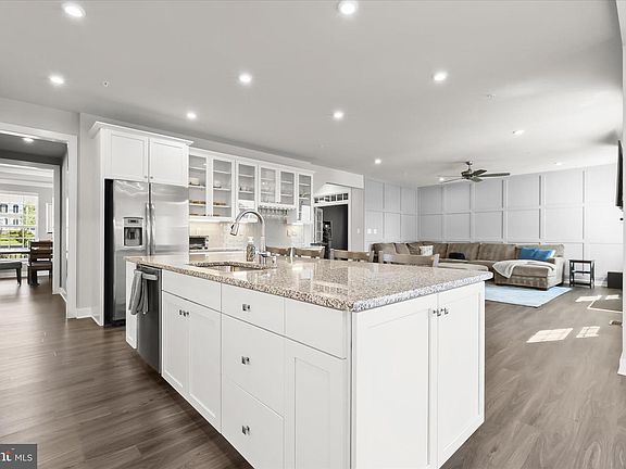 4th image of 6207 Islington St