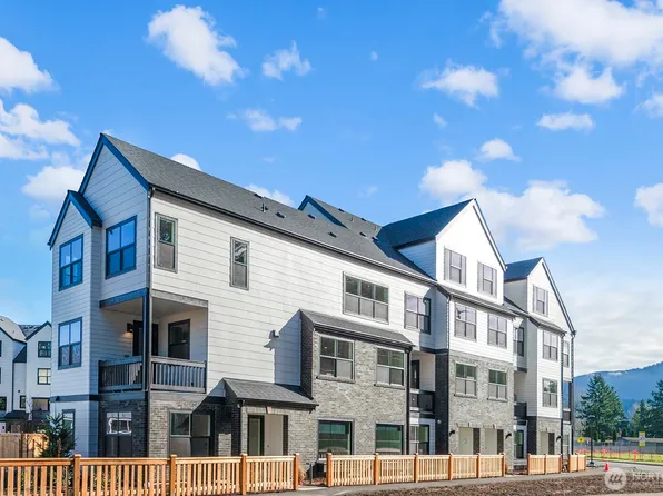 728 Newport Way NW, Issaquah, WA 98027