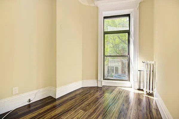 Rented by REAL New York | media 32