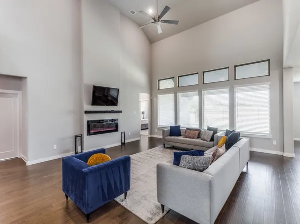 141 Community Dr, Lavon, TX 75166