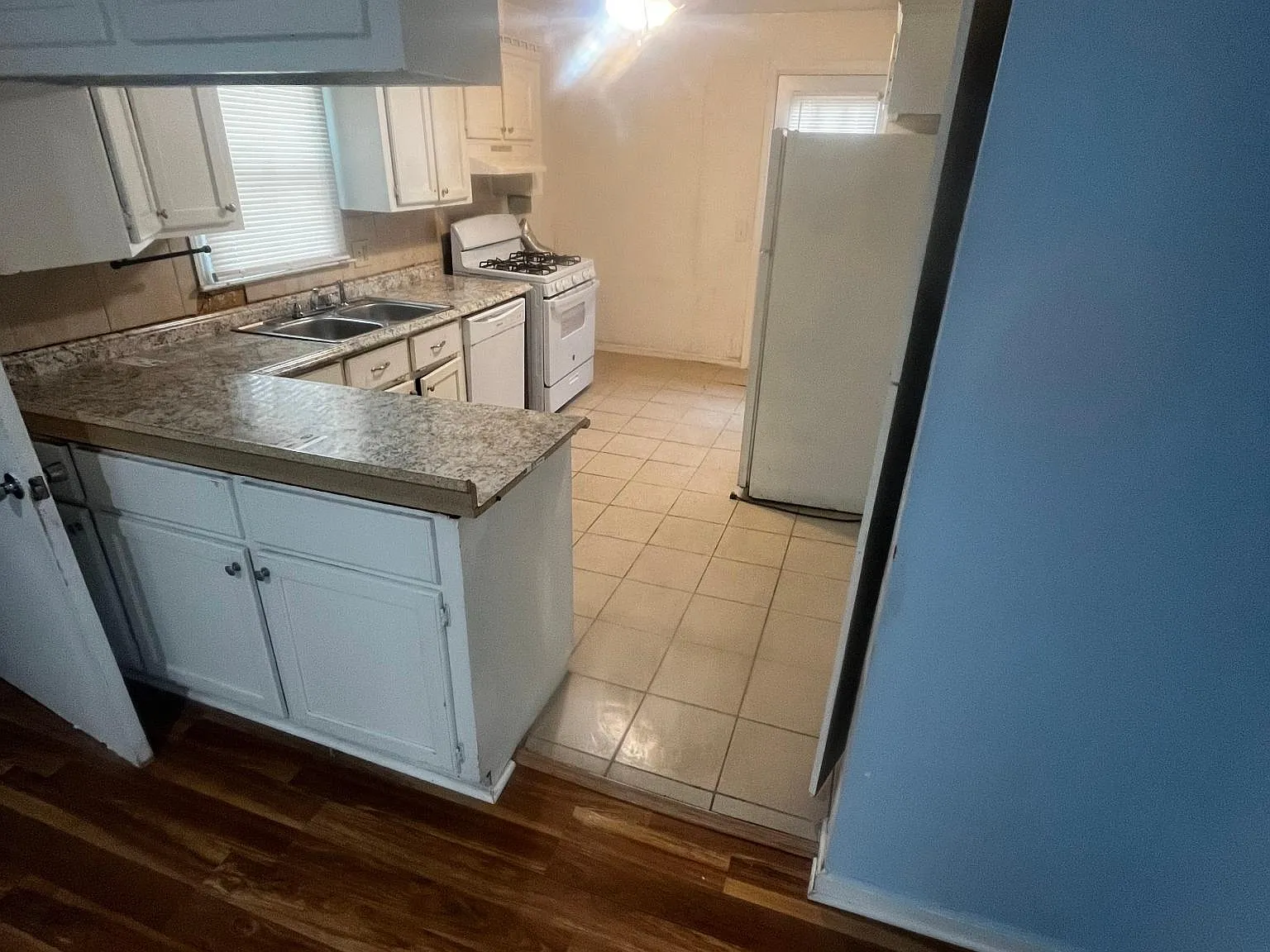 4 bed, 1327 sqft, $1,000 — Photo 3
