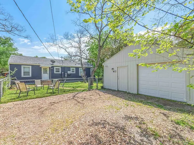 505 Bolton Ave — Photo 13