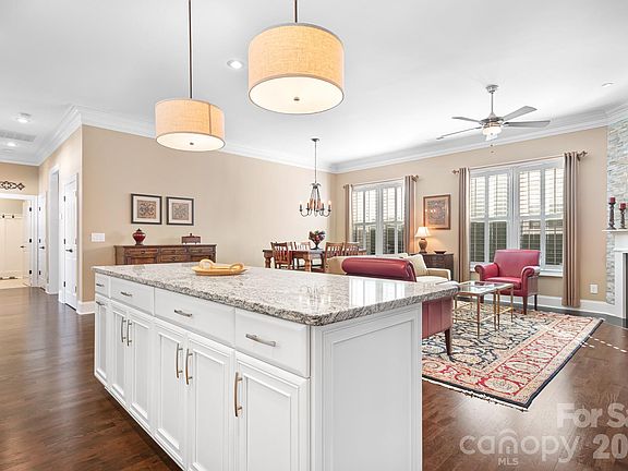 2nd image of 1215 Inn Keepers Way