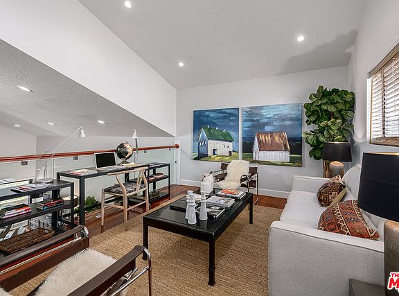 5th image of 12401 Moorpark St Unit 303