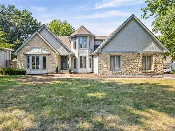 10546 Westgate St, Overland Park, KS 66215