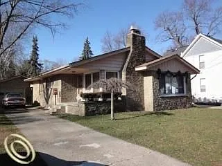 315 Dexter St photo 1