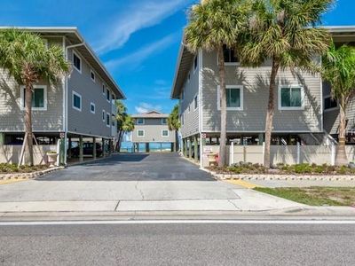 18720 Gulf Blvd APT 9B, Indian Shores, FL, 33785