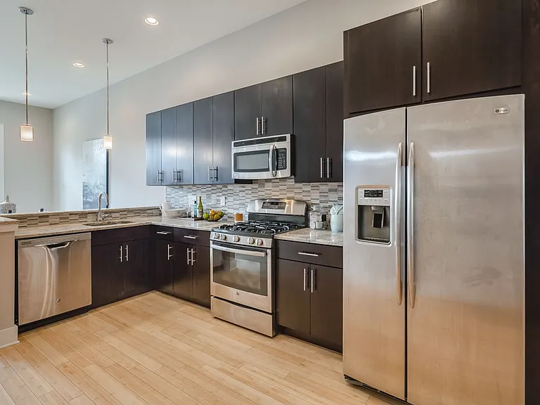 877 N 5th St #B — Photo 17