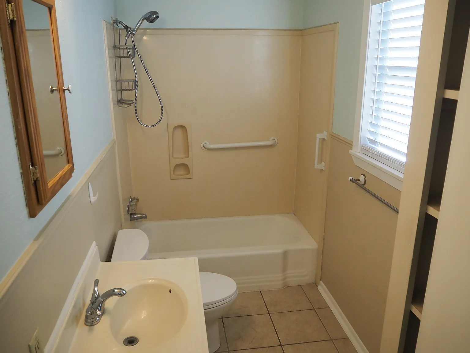 1 bed, 950 sqft, $1,125 — Photo 4