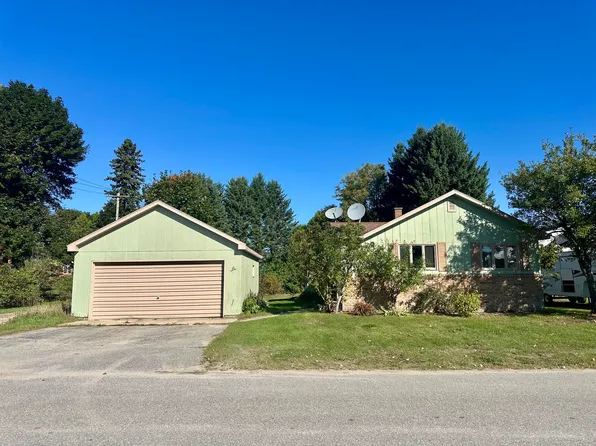 111 E Avenue C, Newberry, MI 49868