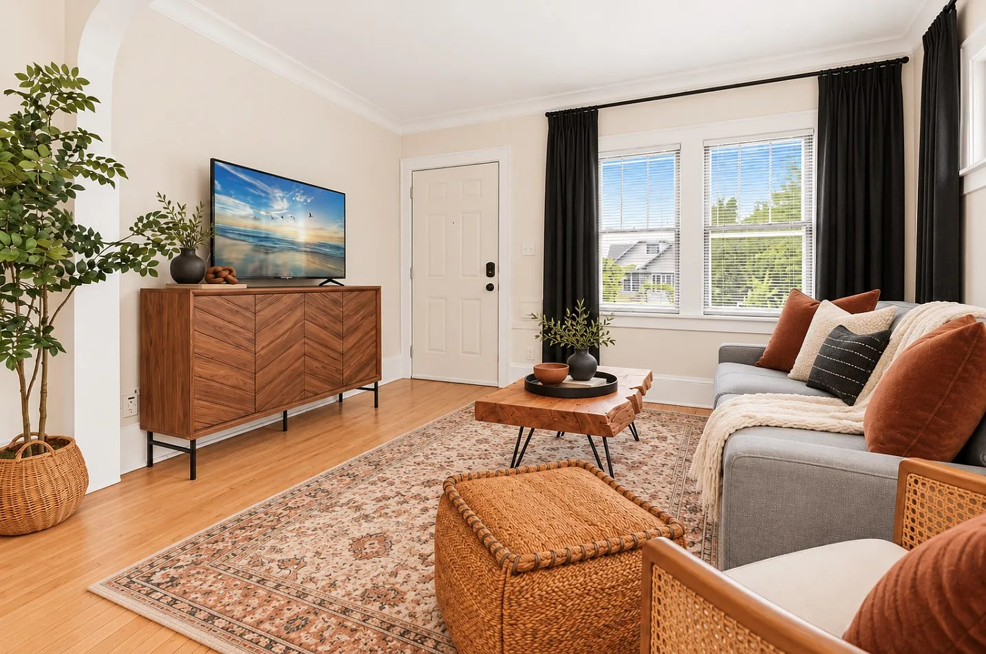 2 bed, 1390 sqft, $2,150 — Photo 3