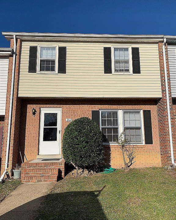 1st image of 208 Overlook Ct