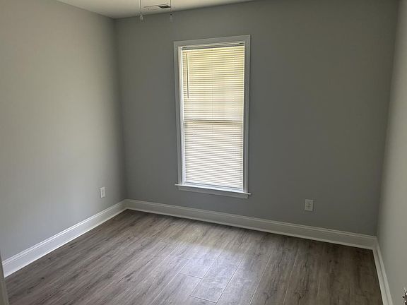 5th image of 3713 Breckridge Cir