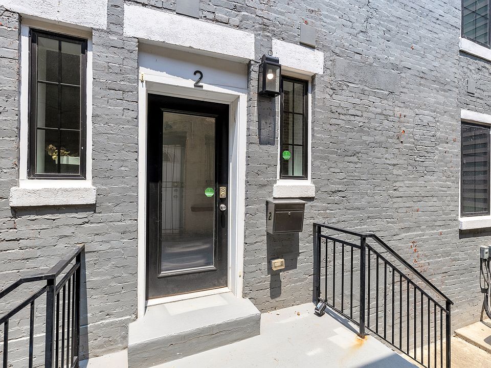 Private Entrance