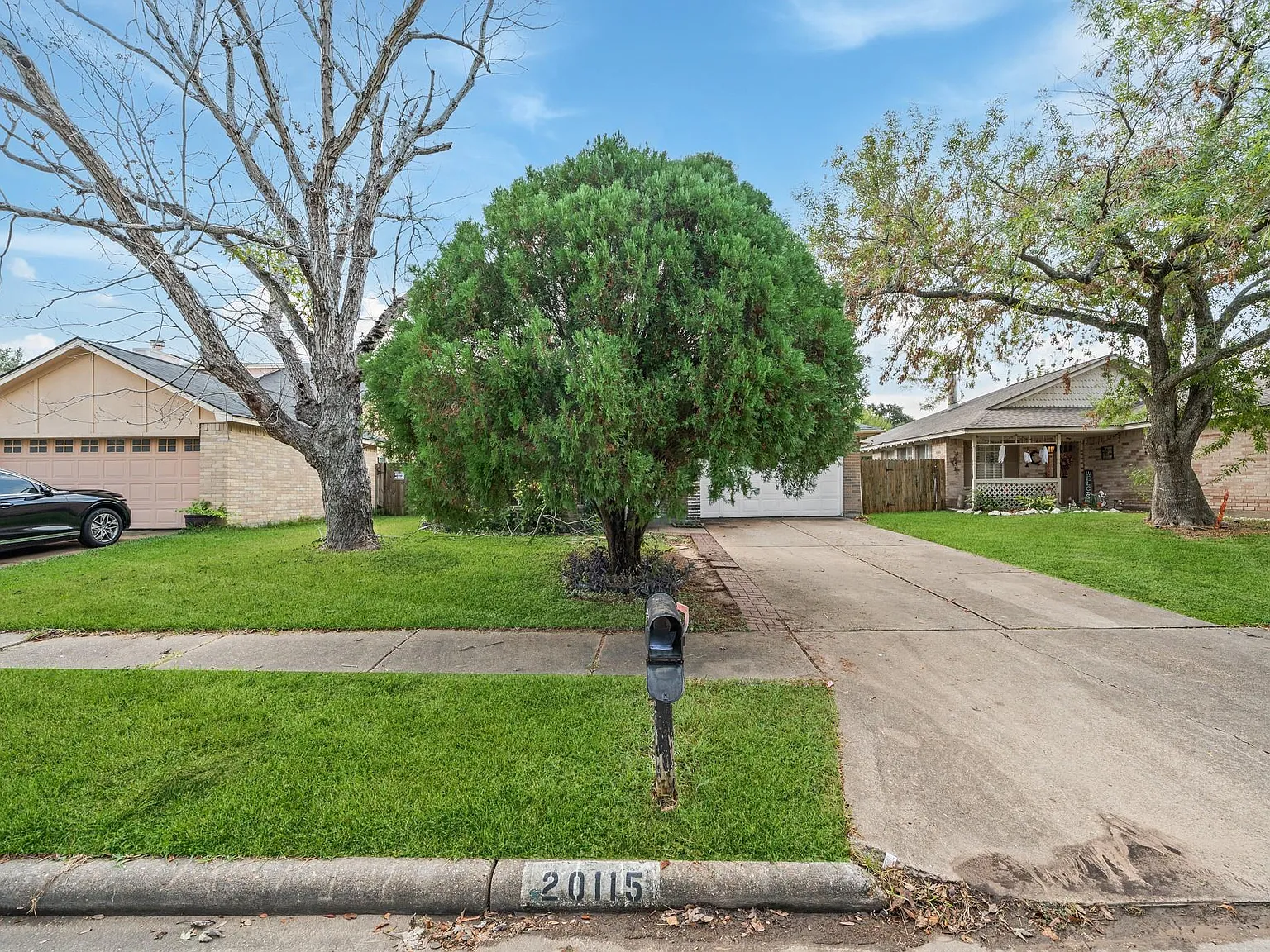 3 bed, 2.0 bath, 1225 sqft, $1,800 — Photo 3