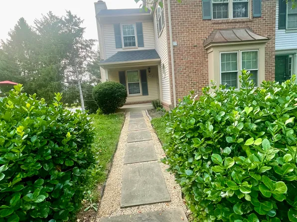 8553 Hawk Run Ter, Gaithersburg, MD 20886
