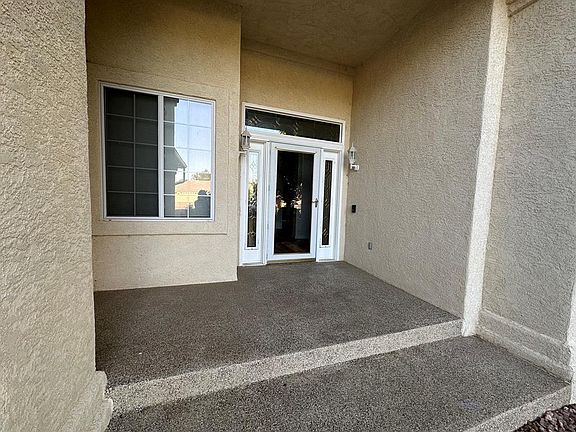 3rd image of 7 College Ct