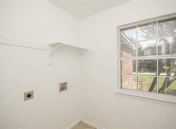5th image of 2060 Birchwood Ct