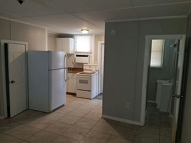 10545 Seminole Blvd APT 4, Largo, FL 33773 | Zillow