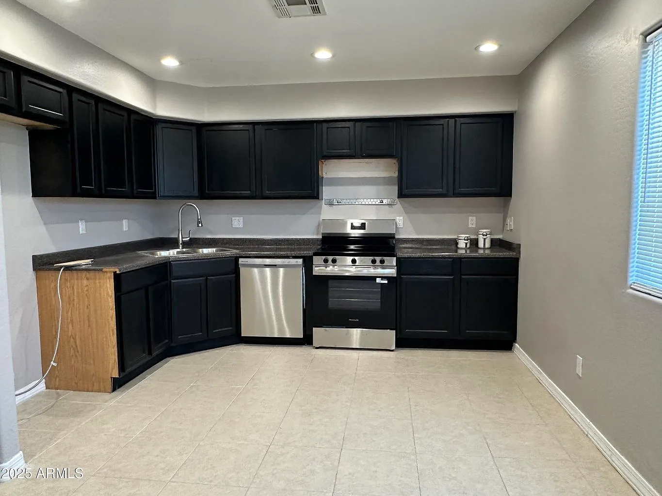 3 bed, 1576 sqft, $2,300 — Photo 3