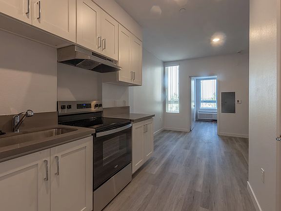 5th image of 4007 W Martin Luther King Jr Blvd #W305
