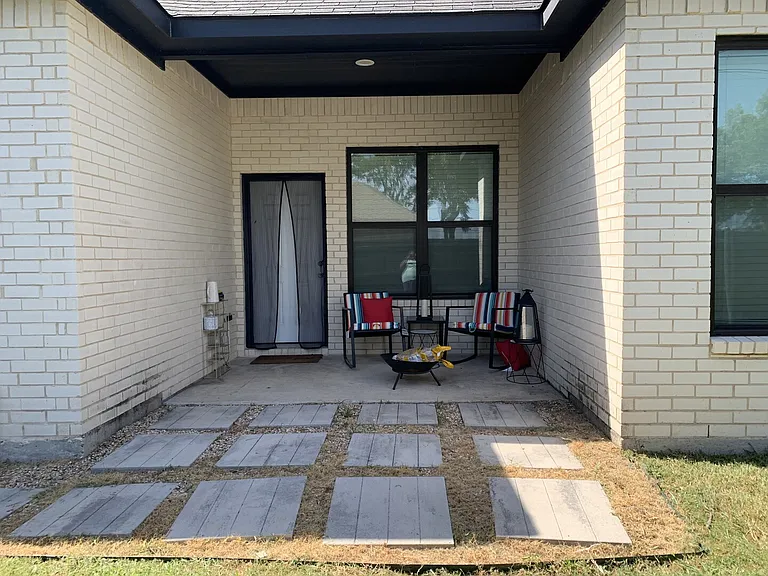 Pecan Grv — Photo 43