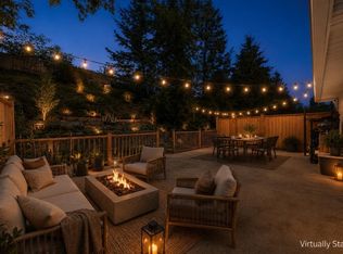 19489 115a Ave, Pitt Meadows, BC V3Y 1R5