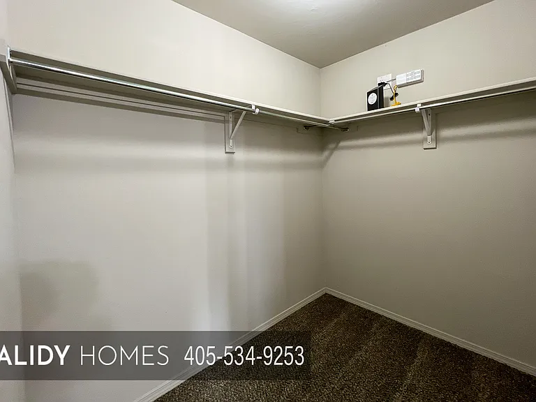 4301 Driftwood Dr — Photo 12