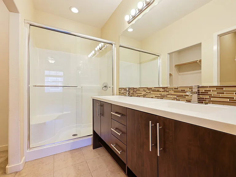 2141 Cosmo Way — Photo 8