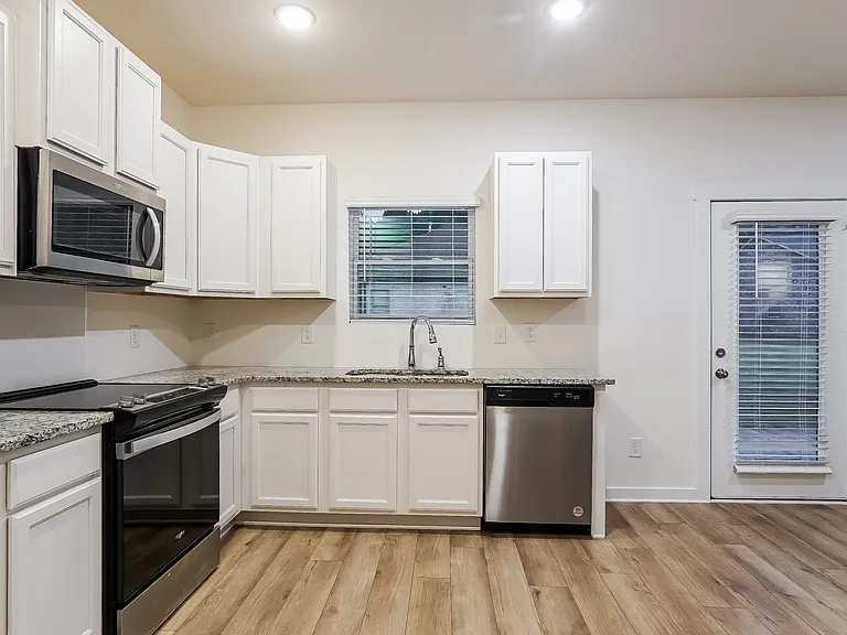 5516 Bridle Way — Photo 8