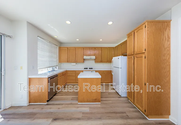 25620 Wordsworth Ln — Photo 10