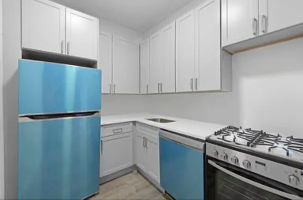 Rented by Charney Real Estate LLC | media 7