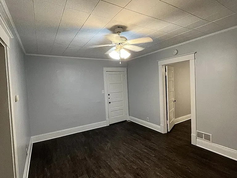 124 E Warren St — Photo 2