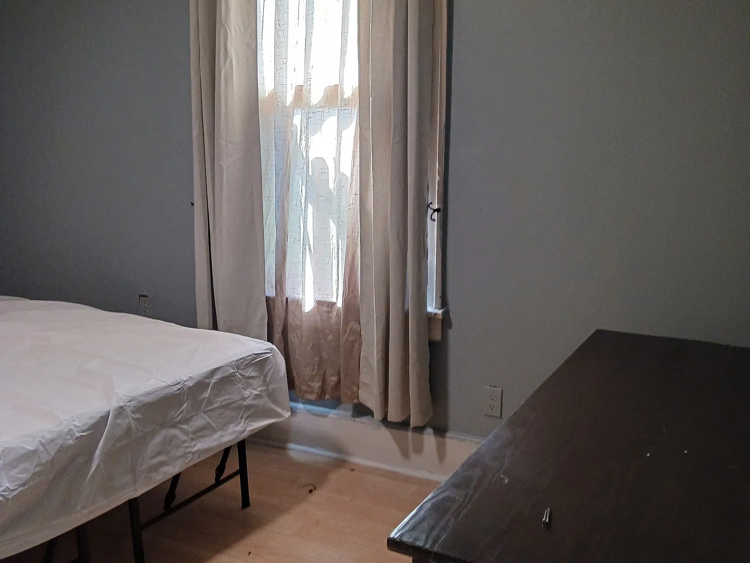 4 bed, 904 sqft, $140 — Photo 4