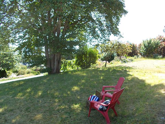4th image of 1328 Country Club Dr