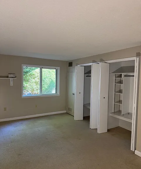 4 Post Oak Ln #14 — Photo 12