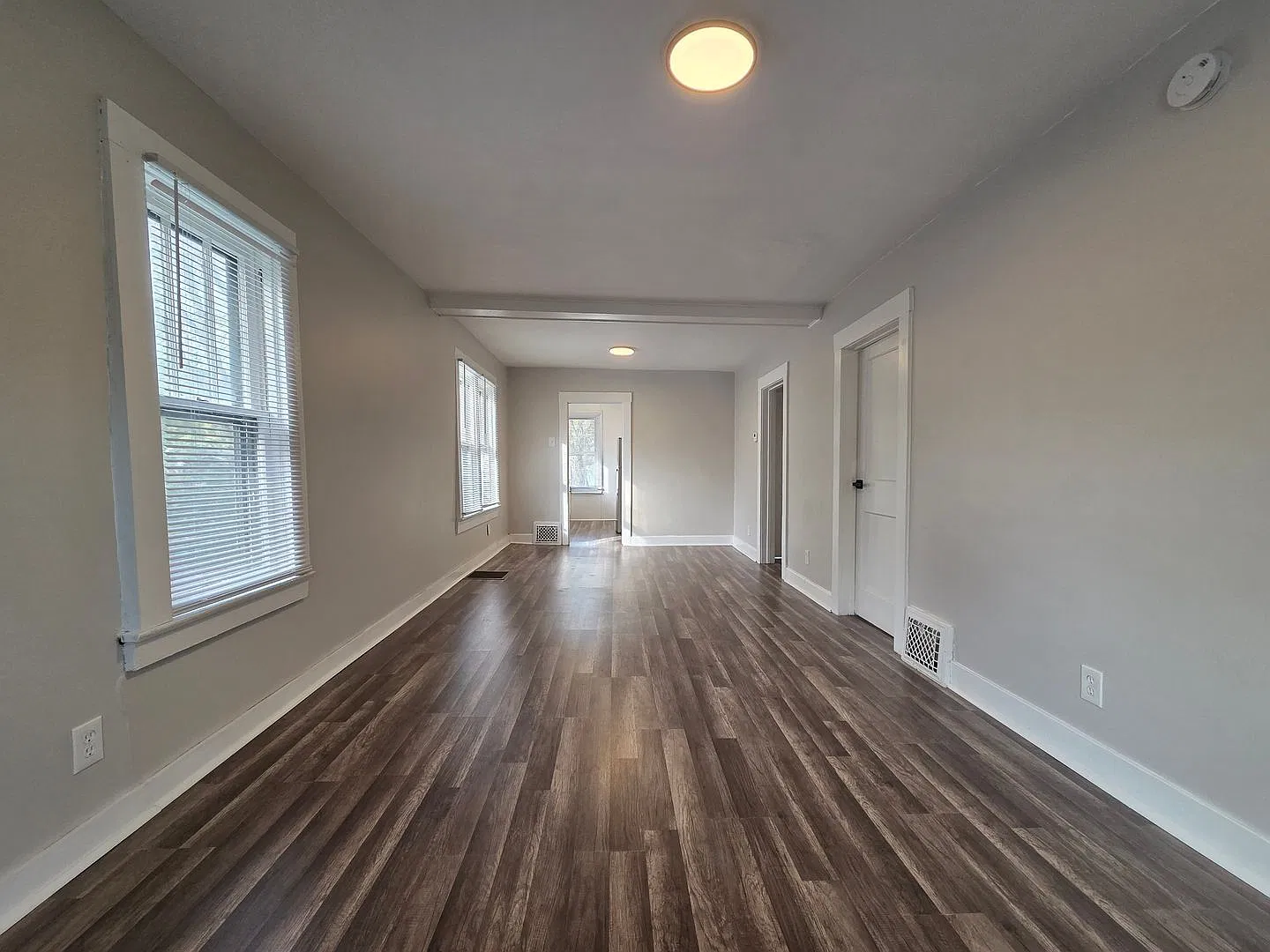 2 bed, 1.0 bath, 1332 sqft, $1,250 — Photo 3