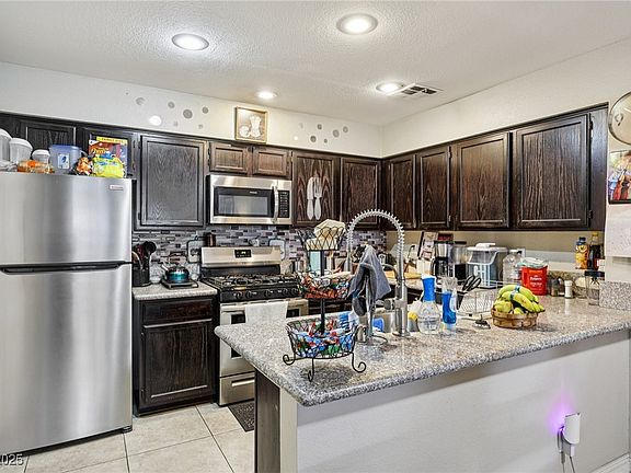4th image of 2132 Bavington Dr Unit B