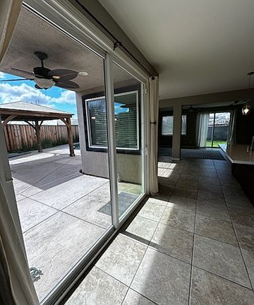4th image of 1112 Kirkhill Dr