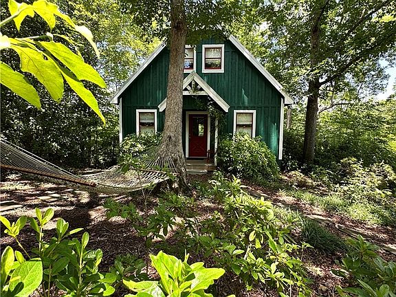 2nd image of 215 Ridge Rd