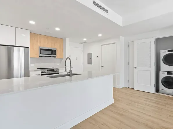 300 West 136th Street image 5 of 16