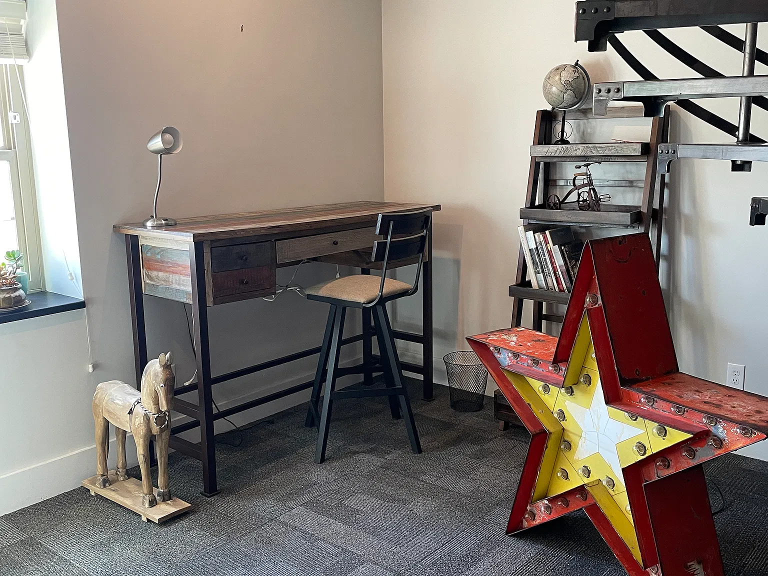 210 N Walnut St — Photo 3