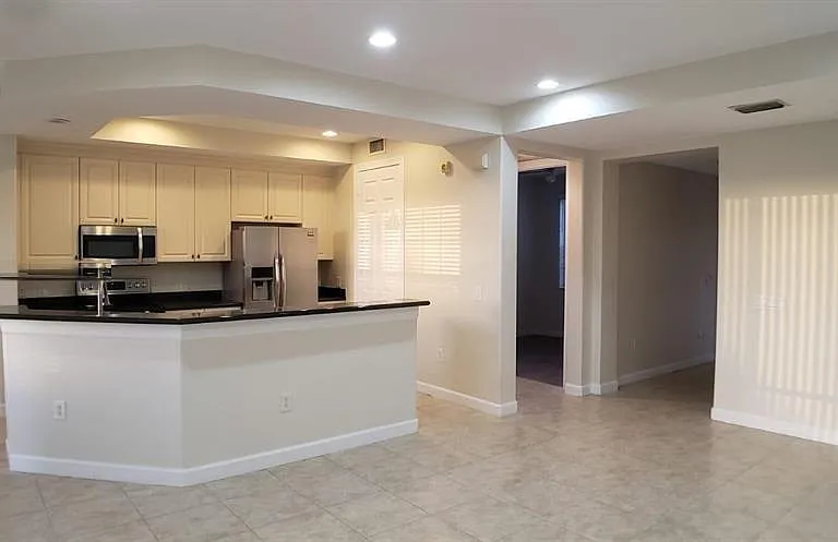 8207 NW 128th Ln #18-B — Photo 4