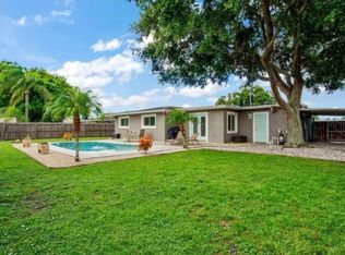 3215 Eagle St, Sarasota, FL 34235