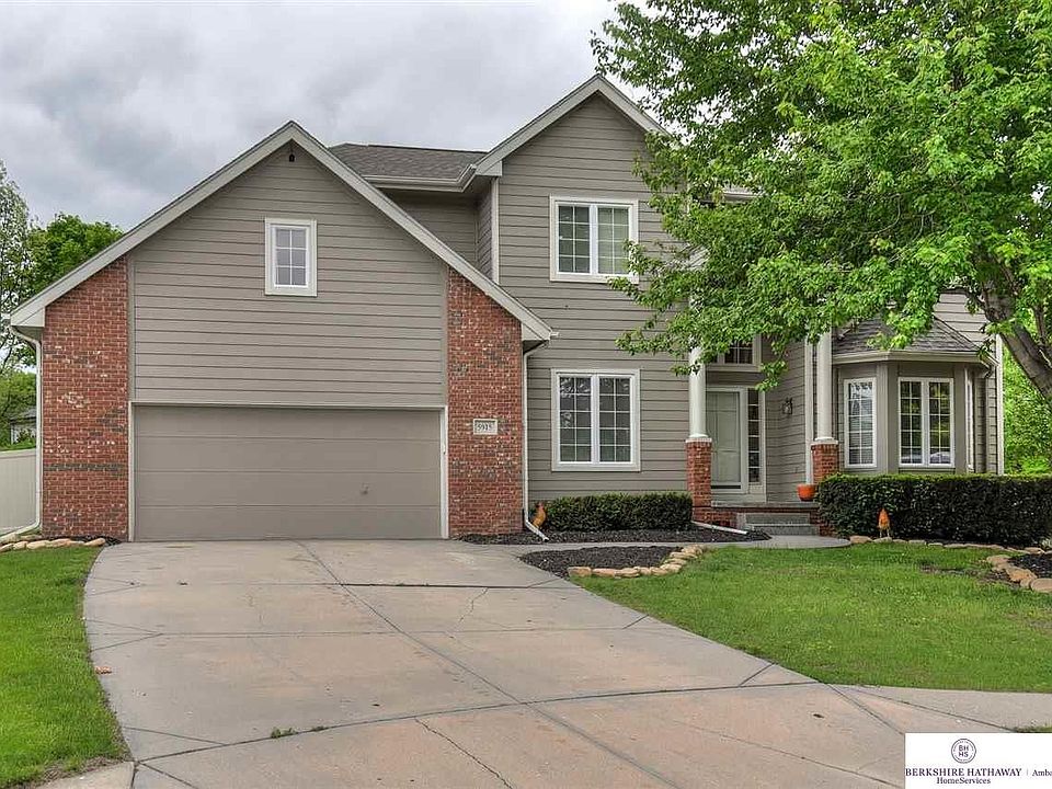 1st image of 5915 S 175th Cir