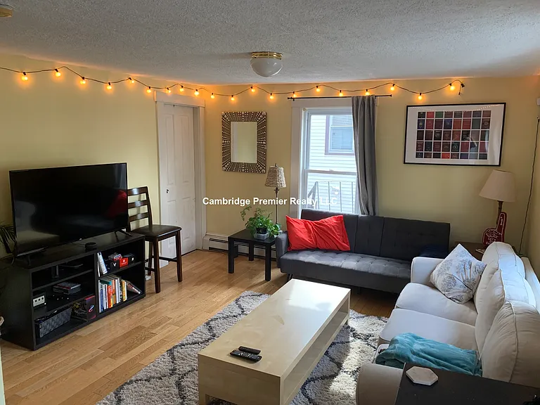 240 Charles St #2 — Photo 11