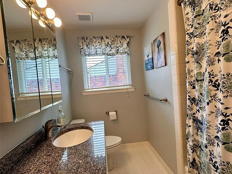 6942 Leslee Crest Dr — Photo 25