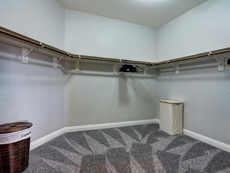 Mirkwood Ave — Photo 20